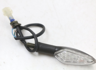 CLIGNOTANT AVANT DROIT