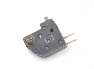 CONTACTEUR FEU STOP DROIT