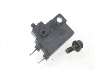 CONTACTEUR FEU STOP DROIT