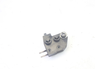 CONTACTEUR FEU STOP GAUCHE