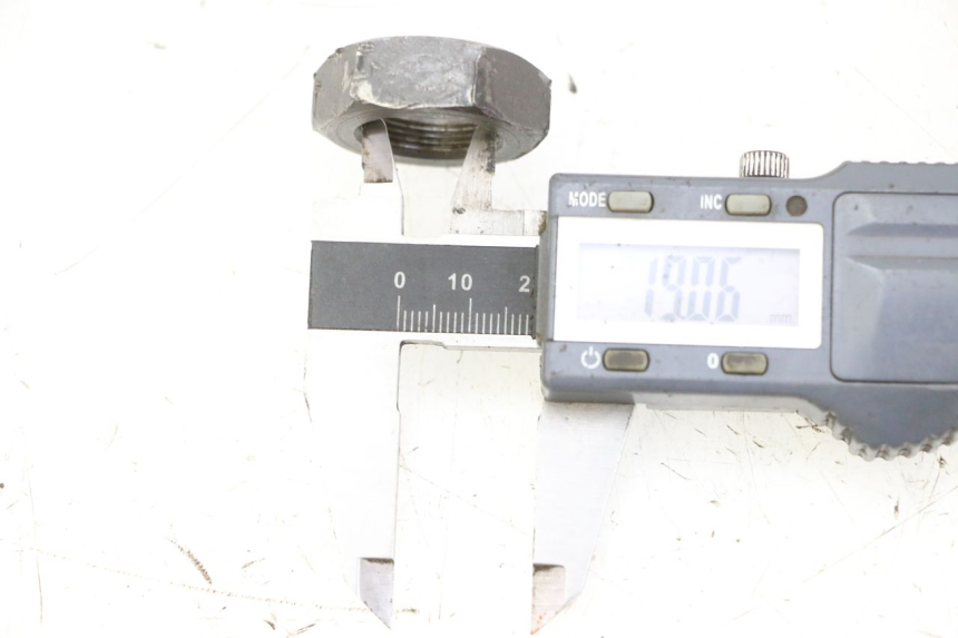 photo de ÉCROU PIGNON SORTIE BOÎTE VITESSES YAMAHA FJ 36Y 1100 (1984 - 1985) - Zoom état d’usage