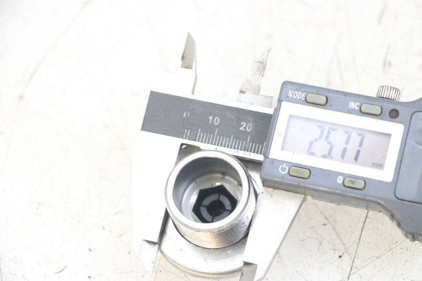 photo de ÉCROU TÉ FOURCHE KAWASAKI ER-6 ER6 N 650 (2012 - 2016) - Autre angle de vue