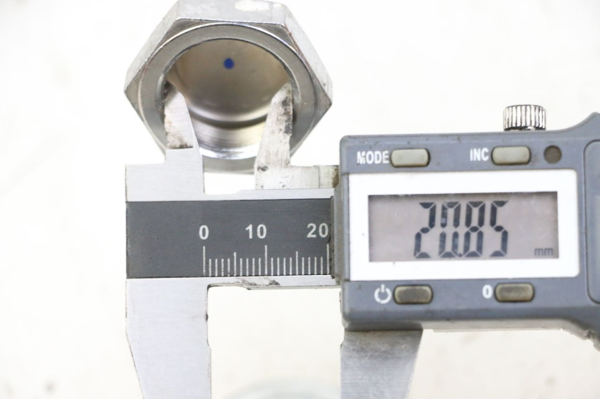 photo de ÉCROU TÉ FOURCHE SUZUKI GSR 750 (2011 - 2017) - Détail de la pièce