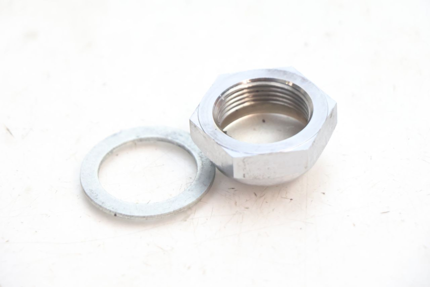 photo de ÉCROU TÉ FOURCHE SUZUKI GSR 600 (2005 - 2012) - Zoom état d’usage