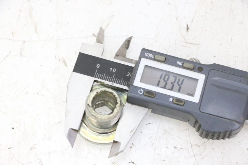 photo de ÉCROU TÉ FOURCHE RIEJU MRT 50 (2018 - 2021) - Détail de la pièce