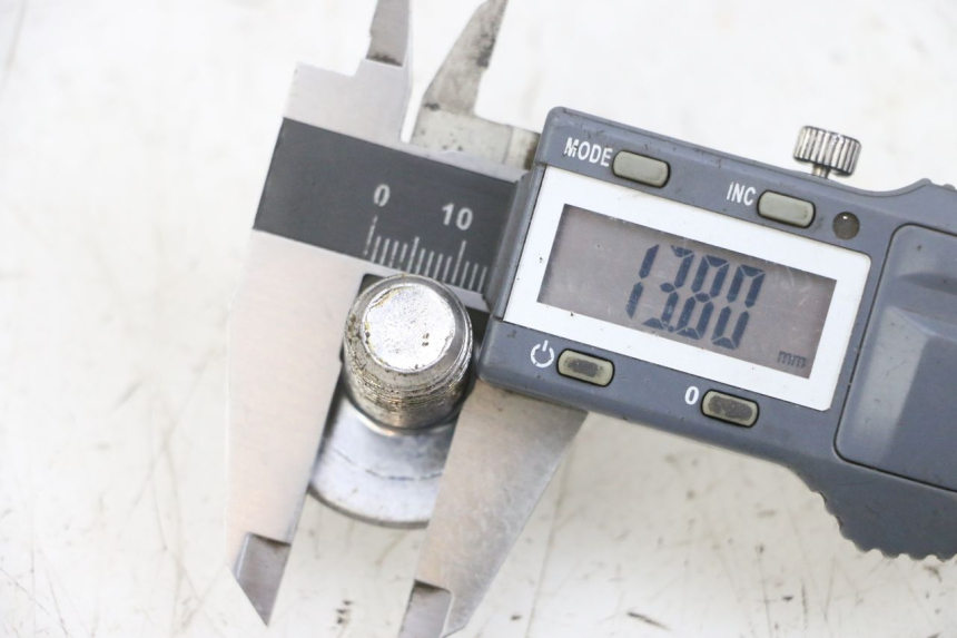 photo de ÉCROU TÉ FOURCHE YAMAHA TZR 50 (2008 - 2016) - Zoom état d’usage