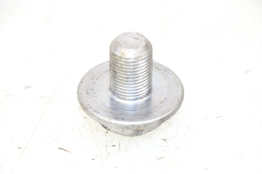 photo de ÉCROU TÉ FOURCHE YAMAHA TZR 50 (2008 - 2016) - Gros plan technique