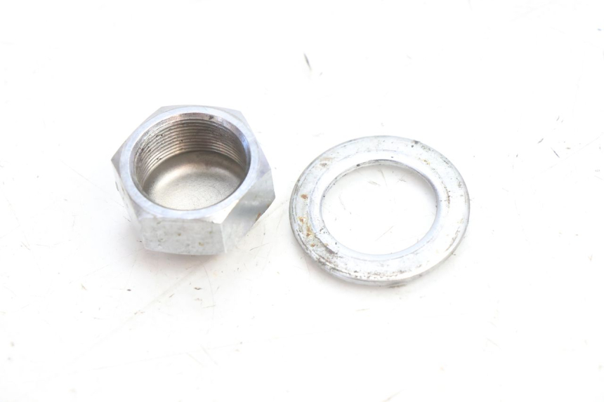 photo de ÉCROU TÉ FOURCHE YAMAHA XJR 1300 (1998 - 2002) - Zoom état d’usage