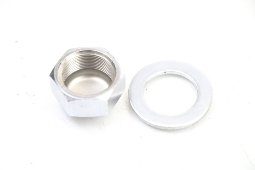 photo de ÉCROU TÉ FOURCHE YAMAHA FZS FAZER 600 (2001 - 2003) - Gros plan technique