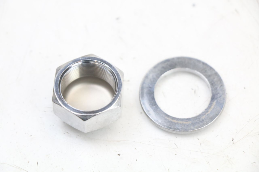 photo de ÉCROU TÉ FOURCHE YAMAHA XJ6 ABS 600 (2008 - 2016) - Autre angle de vue