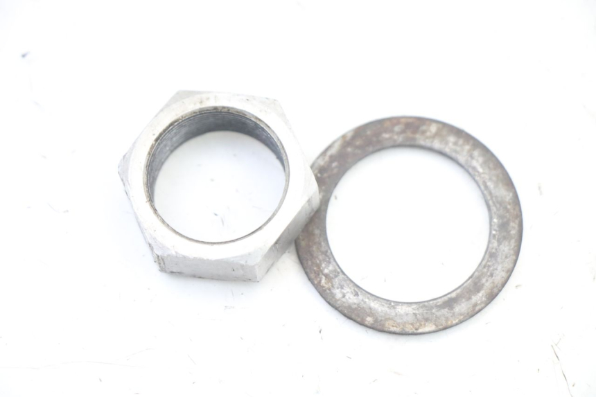 photo de ÉCROU TÉ FOURCHE YAMAHA YZ 125 (2006 - 2016) - Zoom état d’usage