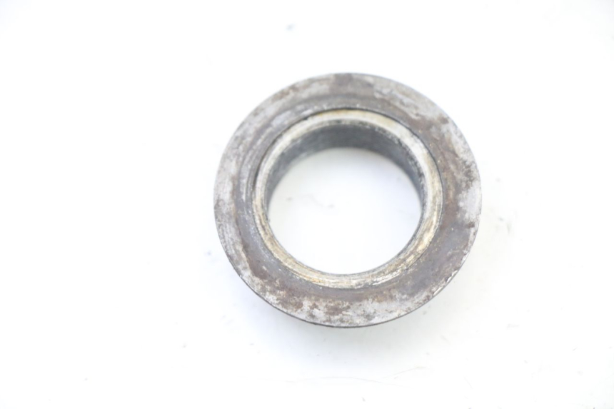 photo de ÉCROU TÉ FOURCHE YAMAHA YZ 125 (2006 - 2016) - Gros plan technique