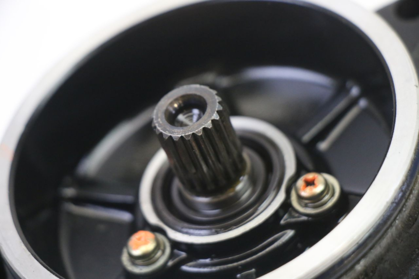 photo de ALTERNATEUR YAMAHA FJ 36Y 1100 (1984 - 1985) - Gros plan technique