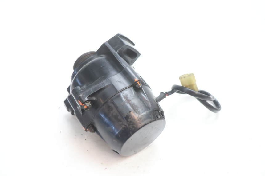 photo de ALTERNATEUR KAWASAKI GPX F ZX750F 750 (1986 - 1990) - Gros plan technique