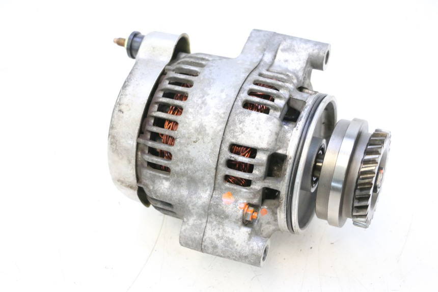 photo de ALTERNATEUR SUZUKI GSF N BANDIT 1200 (2001 - 2005) - État de surface