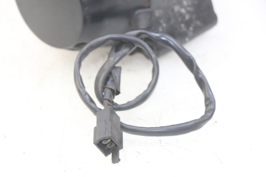 photo de ALTERNATEUR SUZUKI GSX-F GSX  F 1100 (1988 - 1994) - Gros plan technique