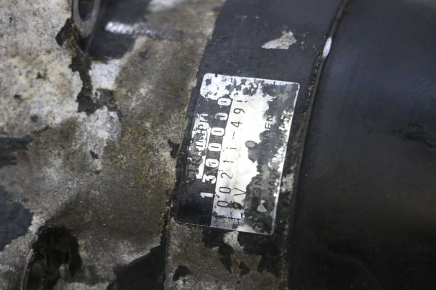 photo de ALTERNATEUR TRIUMPH SPRINT 900 (1995 - 1998) - Autre angle de vue