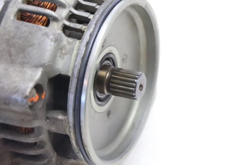 photo de ALTERNATEUR YAMAHA XJR 1300 (1998 - 2002) - Détail de la pièce