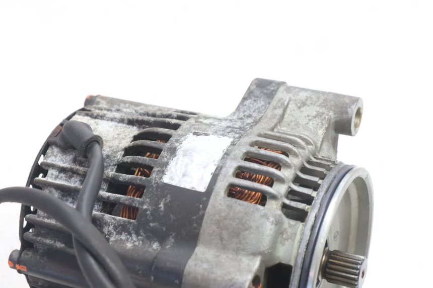 photo de ALTERNATEUR YAMAHA XJR 1300 (1998 - 2002) - Zoom état d’usage
