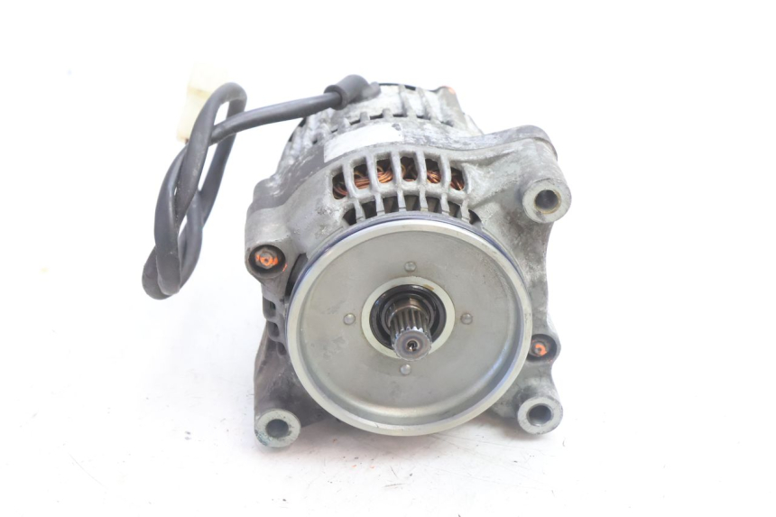 photo de ALTERNATEUR YAMAHA XJR 1300 (1998 - 2002) - Autre angle de vue