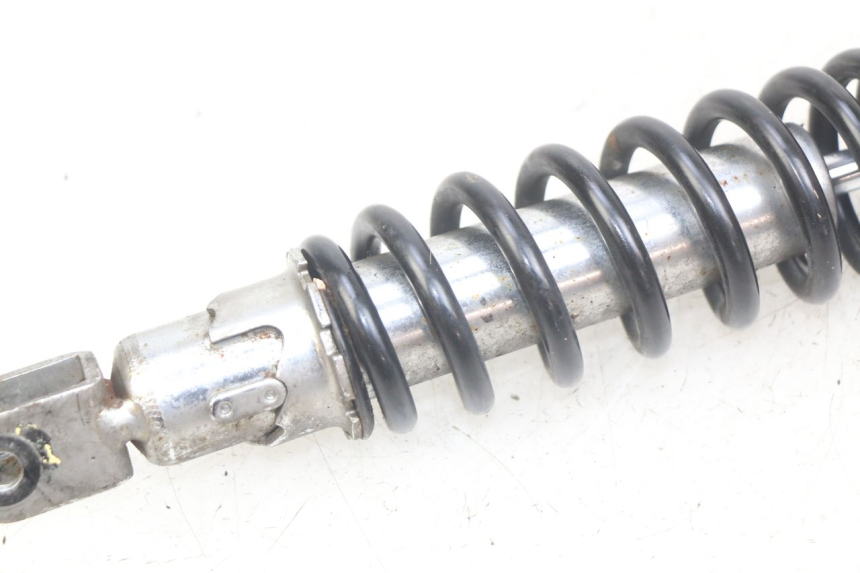 photo de AMORTISSEUR ARRIERE KYMCO AGILITY 16+ 4T 50 (2018 - 2023) - Gros plan technique