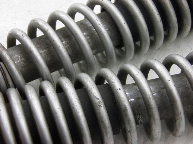 photo de AMORTISSEUR ARRIERE YAMAHA YBR CUSTOM 125 (2008 - 2010) - Zoom état d’usage