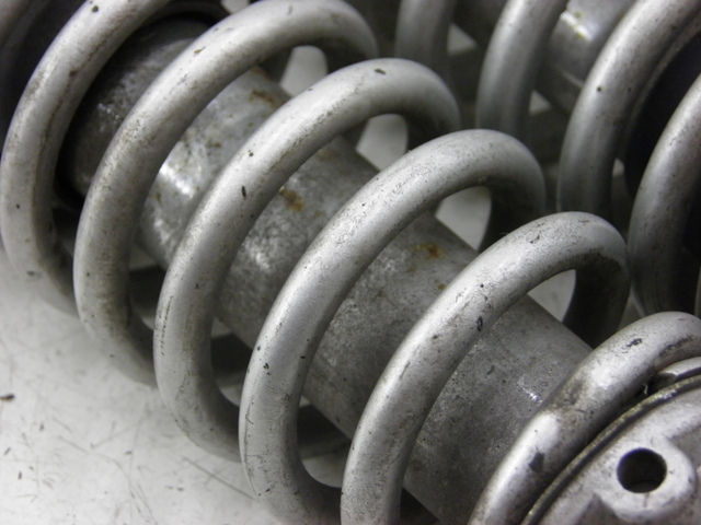 photo de AMORTISSEUR ARRIERE YAMAHA YBR CUSTOM 125 (2008 - 2010) - Autre angle de vue