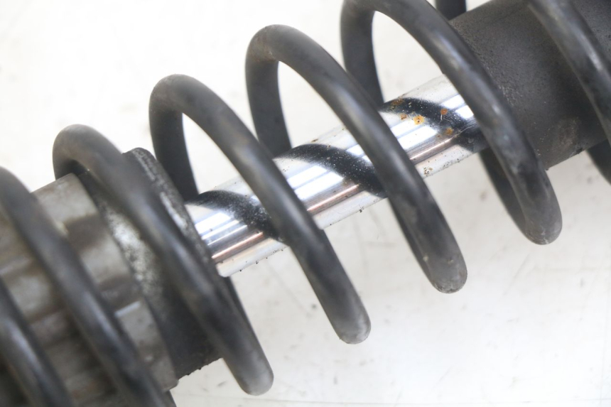 photo de AMORTISSEUR AVANT PIAGGIO VESPA LXV 125 (2006 - 2009) - Autre angle de vue