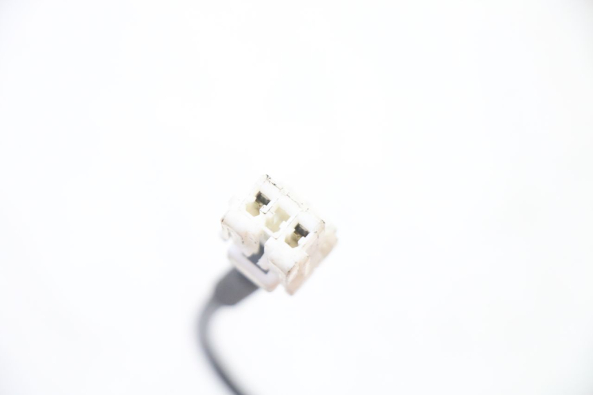 photo de ANTENNE TRANSPONDEUR PEUGEOT ELYSEO 125 (1999 - 2004) - Autre angle de vue