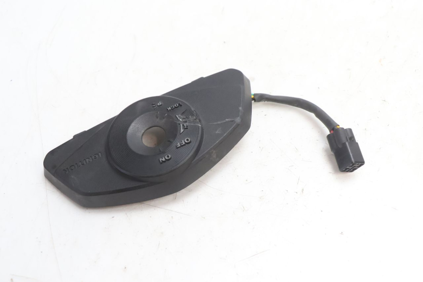photo de ANTENNE TRANSPONDEUR SUZUKI GSR 600 (2005 - 2012) - Zoom état d’usage