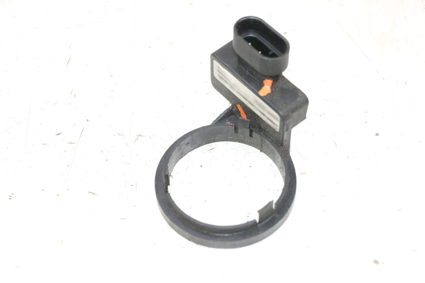 photo de ANTENNE TRANSPONDEUR PIAGGIO MP3 LT 400 (2007 - 2012) - Autre angle de vue