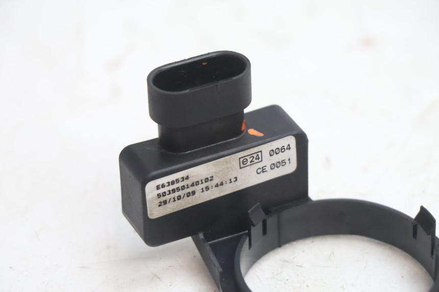 photo de ANTENNE TRANSPONDEUR PIAGGIO MP3 LT 400 (2007 - 2012) - Détail de la pièce