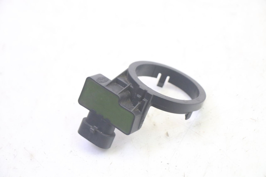 photo de ANTENNE TRANSPONDEUR PIAGGIO MP3 500 (2016 - 2018) - Autre angle de vue