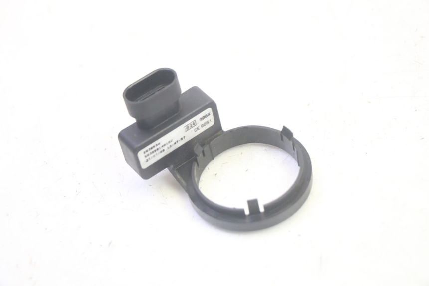 photo de ANTENNE TRANSPONDEUR PIAGGIO MP3 RL 250 (2006 - 2010) - Vue principale