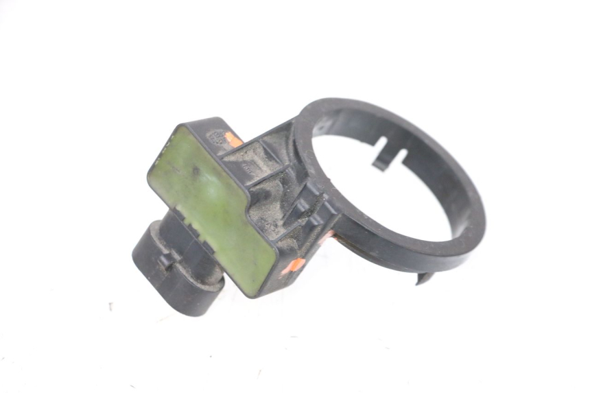 photo de ANTENNE TRANSPONDEUR PIAGGIO MP3 RL 250 (2006 - 2010) - Autre angle de vue