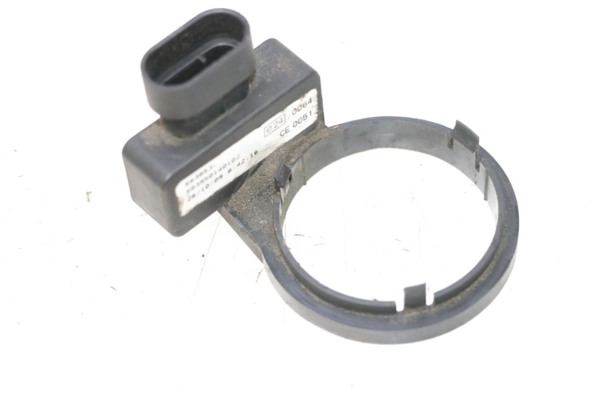 photo de ANTENNE TRANSPONDEUR PIAGGIO MP3 RL 250 (2006 - 2010) - Points de fixation