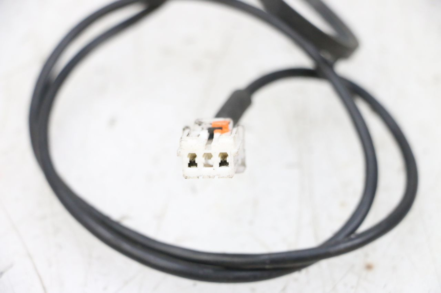 photo de ANTENNE TRANSPONDEUR PEUGEOT SATELIS 125 (2006 - 2009) - Autre angle de vue