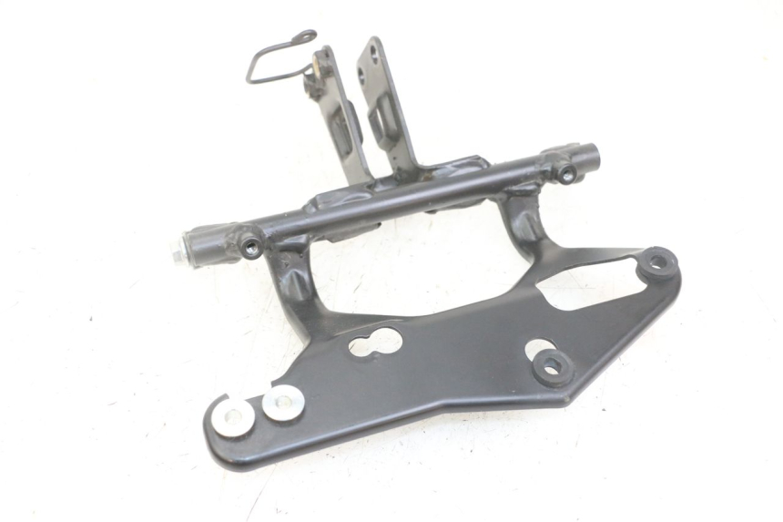 photo de ARAIGNEE COMPTEUR ROYAL ENFIELD HYMALAYAN 410 (2016 - 2023) - Gros plan technique