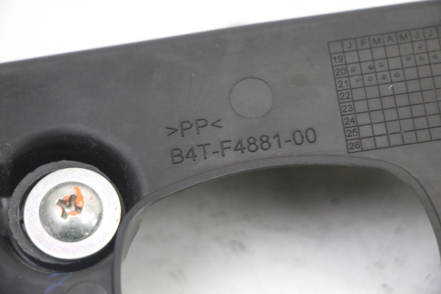photo de ARAIGNEE COMPTEUR YAMAHA TRACER 7 700 (2020 - 2024) - Gros plan technique