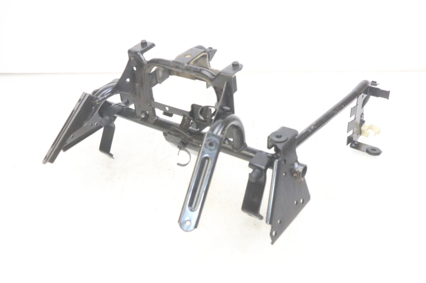 photo de ARAIGNEE FACE AVANT SUZUKI BURGMAN 650 (2002 - 2004) - Gros plan technique