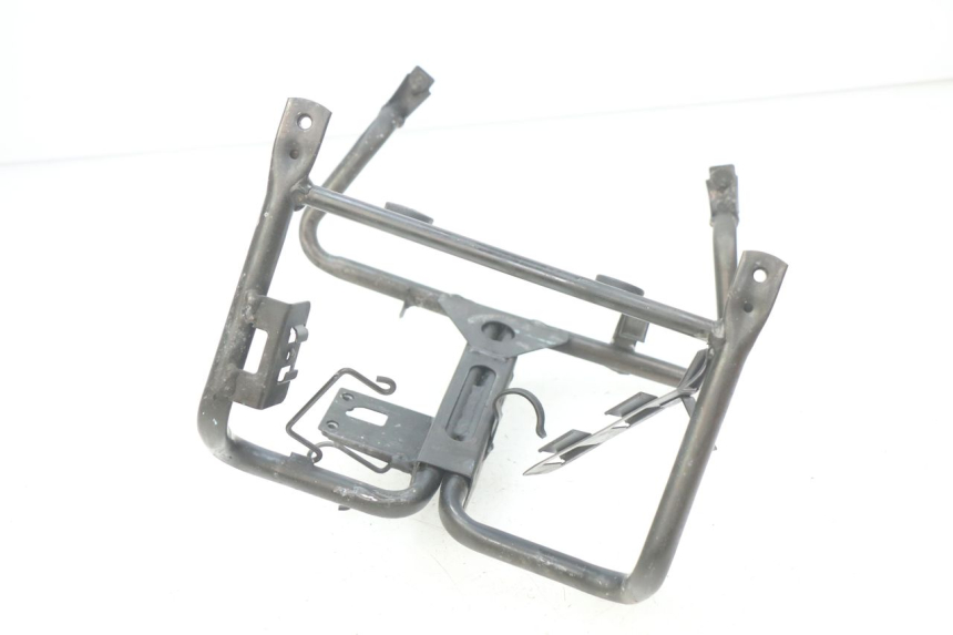 photo de ARAIGNEE FACE AVANT HONDA FES PANTHEON 2T 125 (1998 - 2002) - Gros plan technique