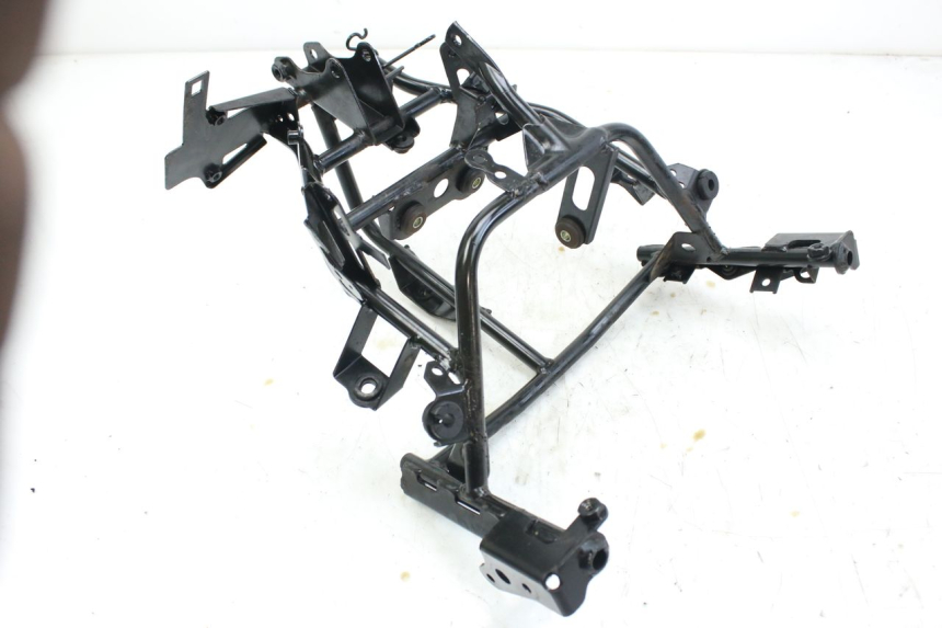 photo de ARAIGNEE FACE AVANT HONDA FES S-WING SWING ABS 125 (2007 - 2015) - Gros plan technique