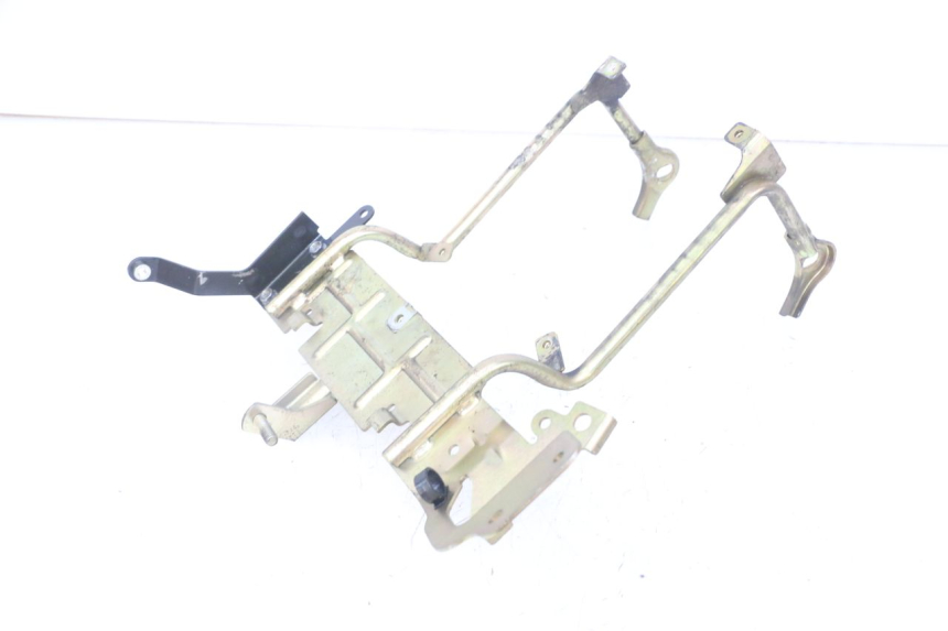 photo de ARAIGNEE FACE AVANT PEUGEOT JET FORCE CARBU 50 (2003 - 2016) - Autre angle de vue