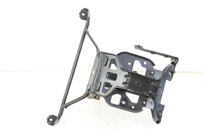 photo de ARAIGNEE FACE AVANT PEUGEOT SATELIS 125 (2013 - 2018) - Détail de la pièce