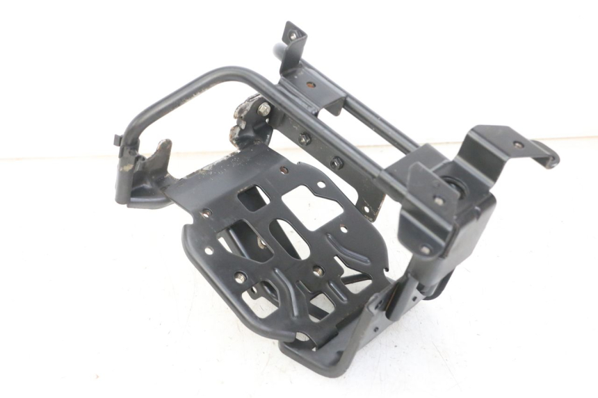 photo de ARAIGNEE FACE AVANT PEUGEOT SATELIS 125 (2013 - 2018) - Zoom état d’usage