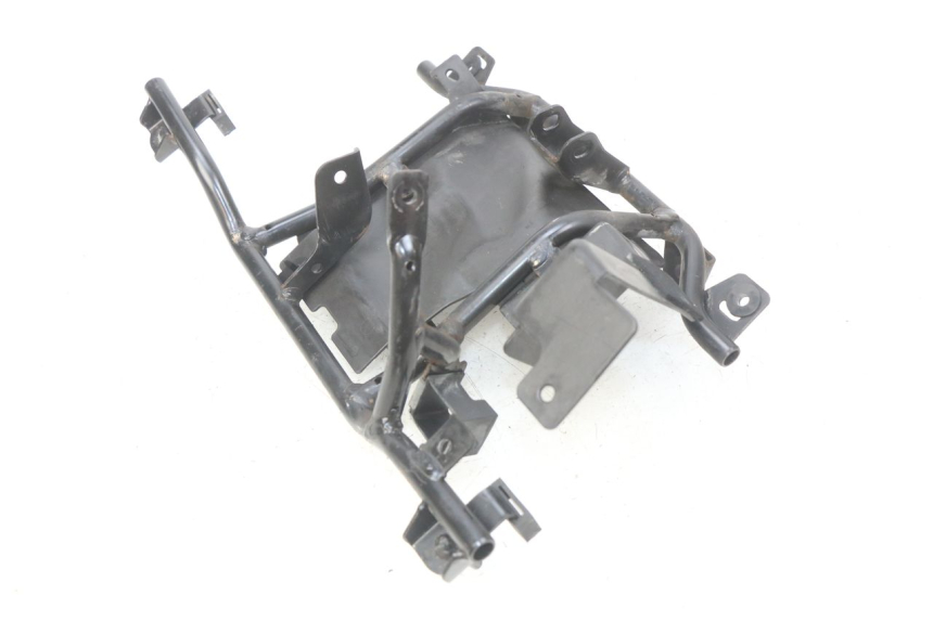 photo de ARAIGNEE FACE AVANT SUZUKI SIXTEEN 125 (2008 - 2010) - Détail de la pièce