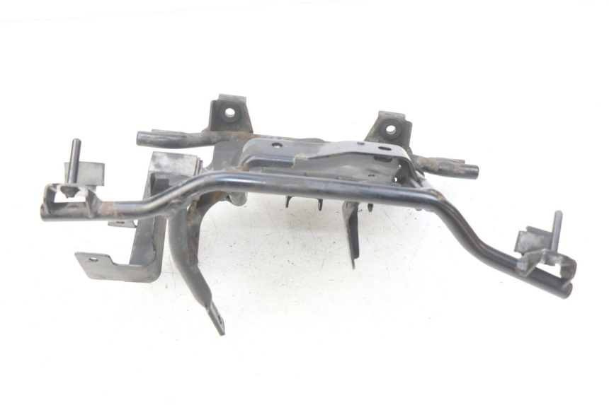 photo de ARAIGNEE FACE AVANT SUZUKI SIXTEEN 125 (2008 - 2010) - Zoom état d’usage