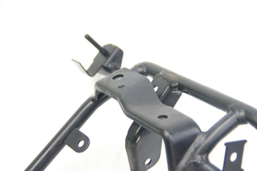 photo de ARAIGNEE FACE AVANT SUZUKI SIXTEEN 125 (2008 - 2010) - Marquages et références