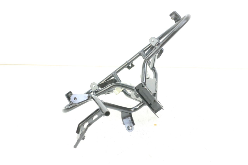 photo de ARAIGNEE FACE AVANT SUZUKI BURGMAN 125 (2018 - 2021) - Autre angle de vue