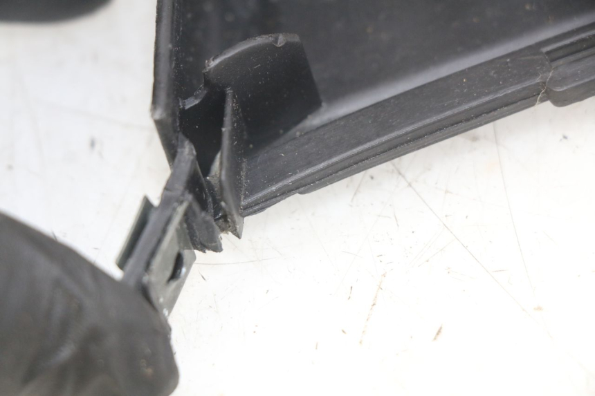 photo de ARAIGNEE FACE AVANT PIAGGIO XEVO - X EVO 125 (2007 - 2017) - Autre angle de vue